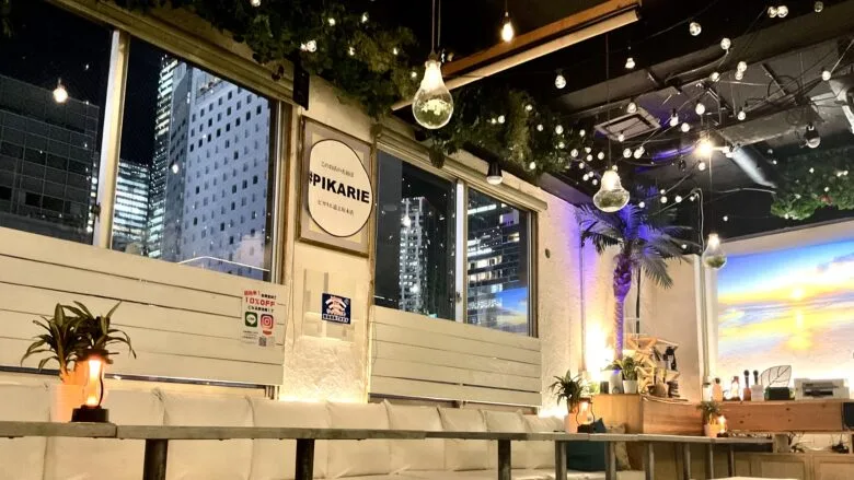 夜のBBQ会場 ライトアップ演出