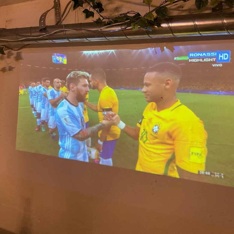 渋谷ガーデンパティオではスポーツ観戦も出来ます!貸切はもちろんW杯のサッカー観戦も少人数でもOK。オフ会